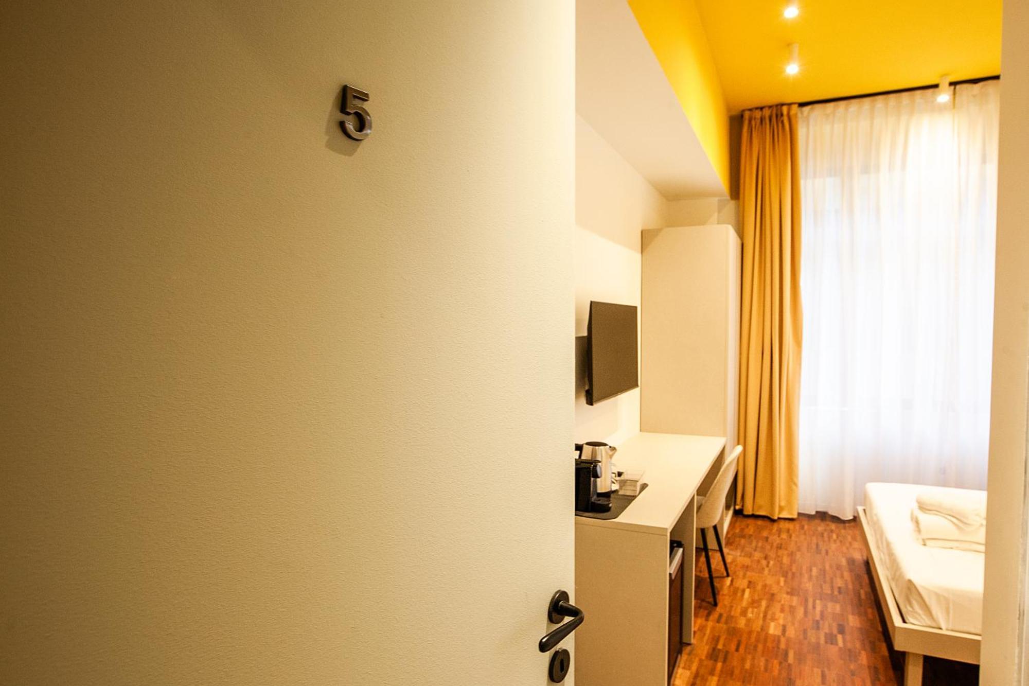 Cvm 19 Hotel มิลาน ภายนอก รูปภาพ